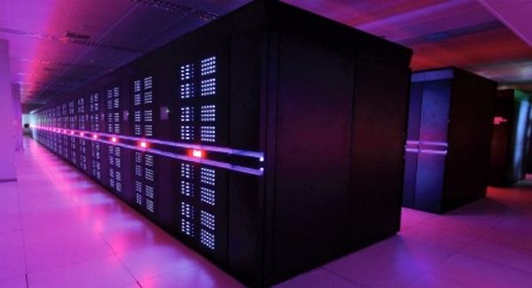 Chiński superkomputer Tianhe-2 (wikipedia)